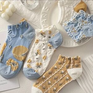 5 Pair Floral Design Ankle Socks  - Blue, White, Tan